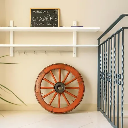 Giader's House - Free Parking Apartamento *